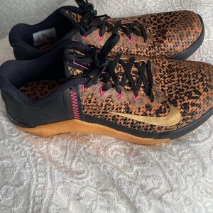 10.5 Nike Leopard Print METCON Women's Sneakers with Pink Accents